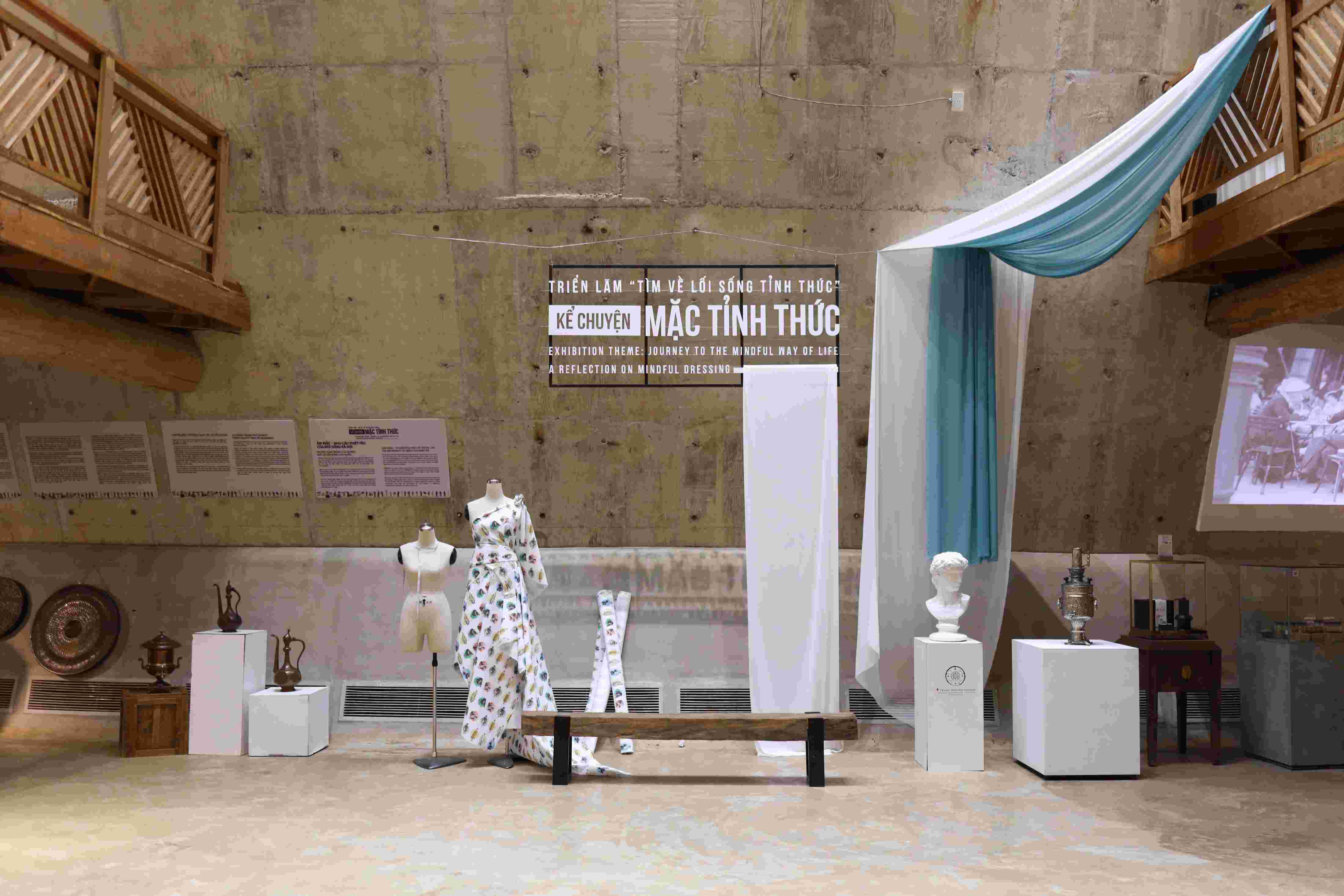 Triển lãm "Tìm về lối sống tỉnh thức-Kể chuyện mặc tỉnh thức" tại Bảo tàng Thế giới Cà phê